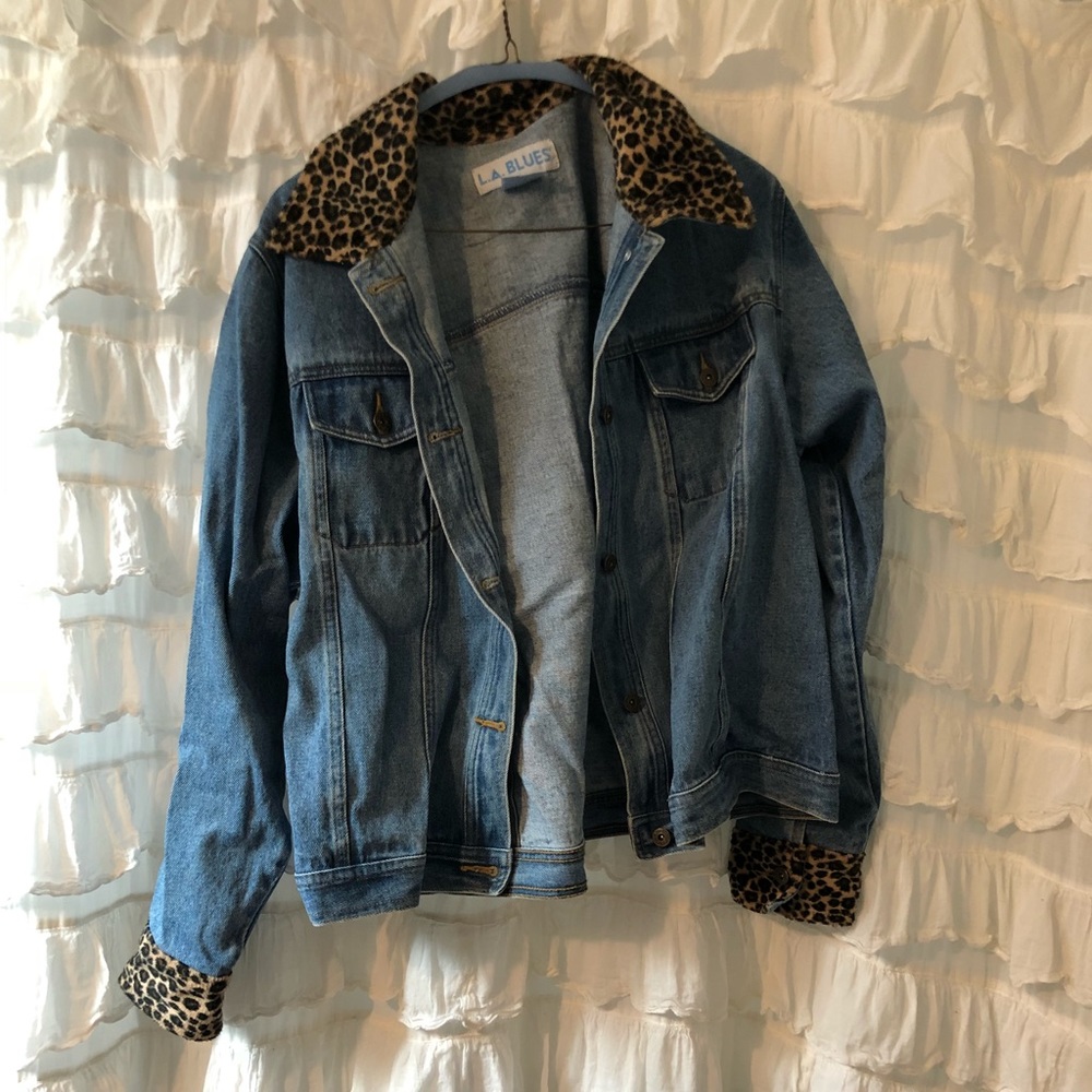 denim jacket w/ leopard print velvet detailing